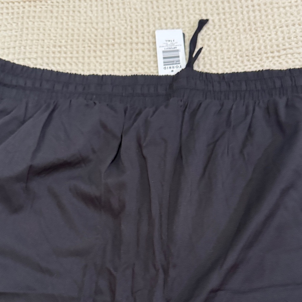 torrid Black Wide-Leg Cargo Pants - Picture 5 of 8